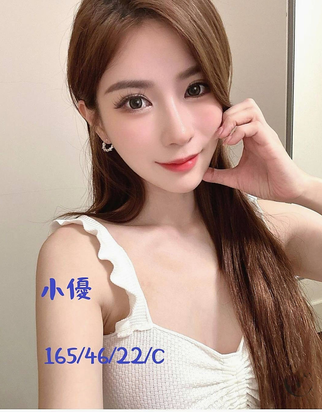 ✦大溪外叫✦小婷✦貧乳妹✦身高166cm✦體重53kg✦胸圍C罩杯✦年齡21歲✦伸出舌頭，用舌尖戲弄著她陰道，腰細美腿爆乳 床上很會玩很狂野